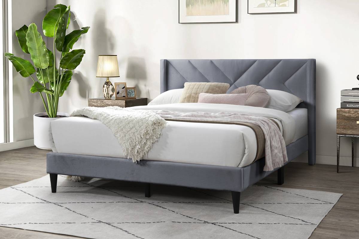 F9648Q Queen Bed